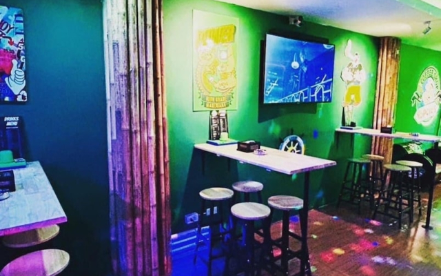 Popeyes Hostel Coffeeshop and Beer Bar