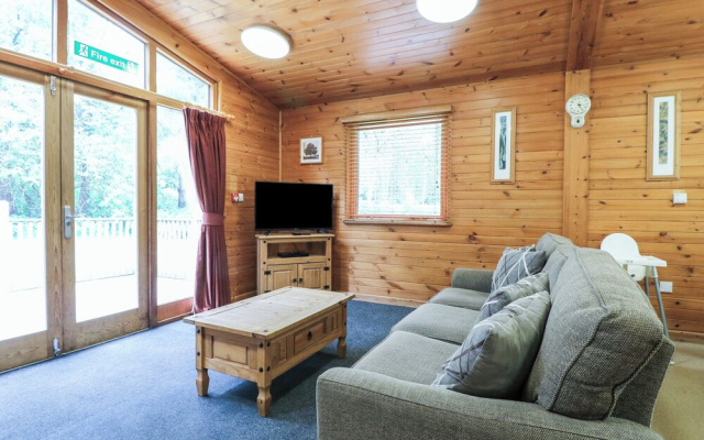 Oak Lodge