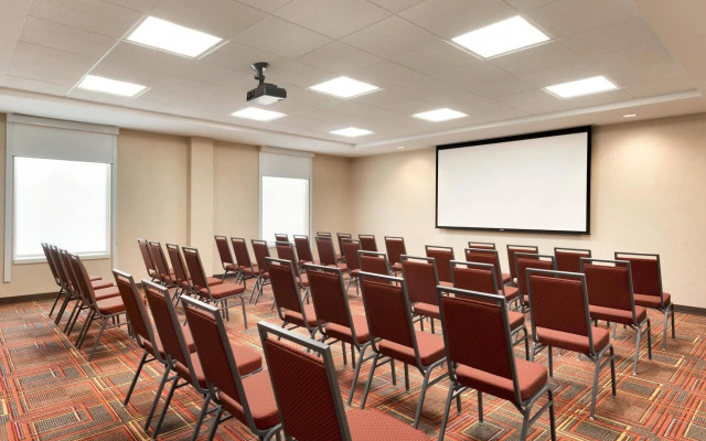 Home2 Suites By Hilton Milwaukee Brookfield