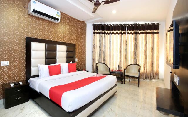 OYO 1355 Hotel Dream