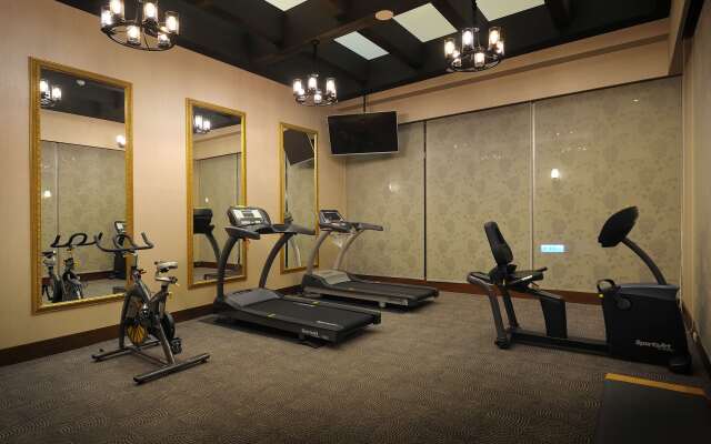 Golden Tulip RS Boutique Hotel