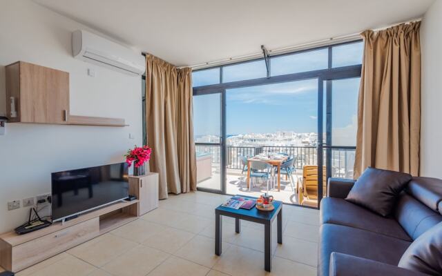 Seashells Penthouse Hot Tub Seaview by Getaways Malta