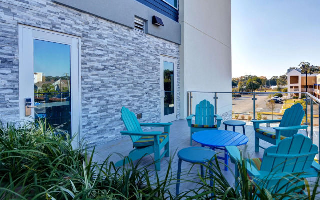 Home2 Suites by Hilton Savannah Midtown, GA