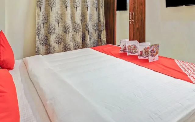 OYO 19524 Maruthi Home Stays 2