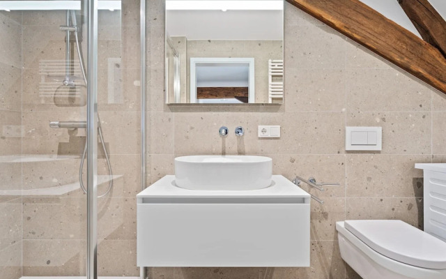 Escape to Clausen Stylish ApartmentID212