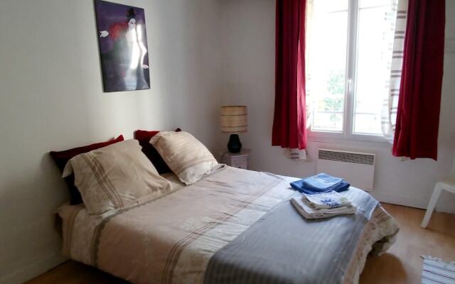 House With one Bedroom in Montreuil, With Enclosed Garden and Wifi