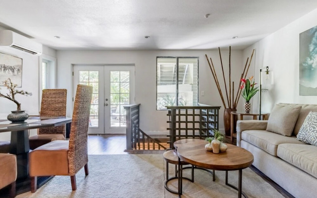 2141 IliIli Rd - 14 Br Villa