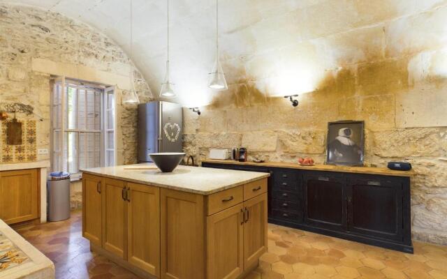 Maison Fontvieille, 8 pièces, 12 personnes - FR-1-599-41
