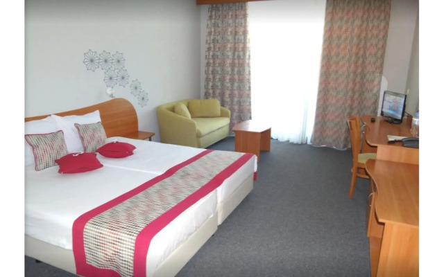 MPM Kalina Garden Hotel