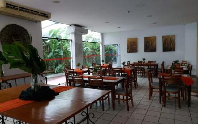 Tarik Fontes Plaza Hotel