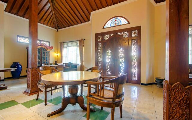 Oyo 1650 Griya Joglo Homestay