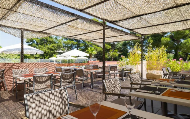 The Originals City, Le Mas de Grille