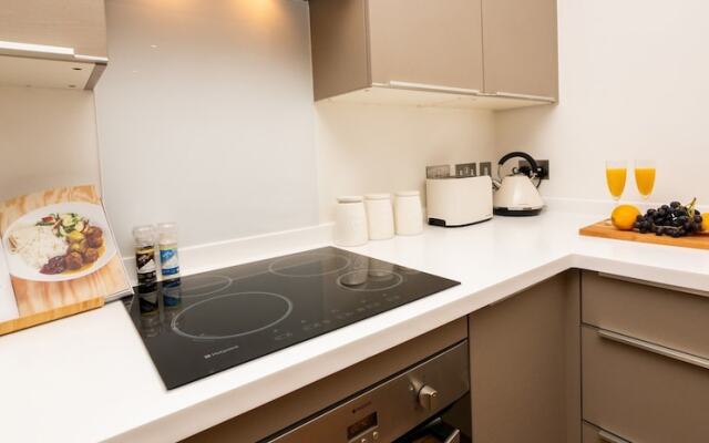 Luxury Reading Apartment