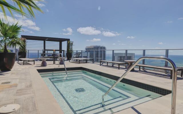 Hyde Beach House Private Suites