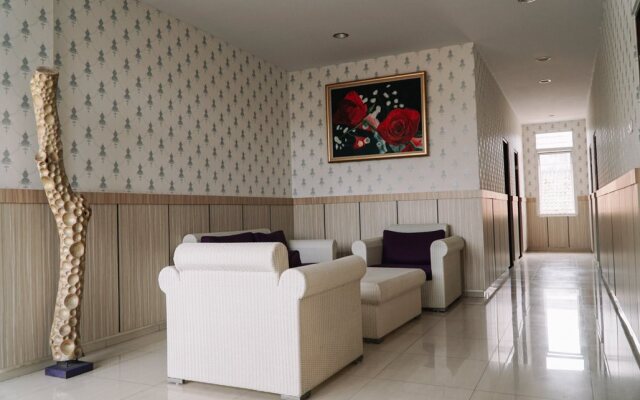 Summer Season Hotel