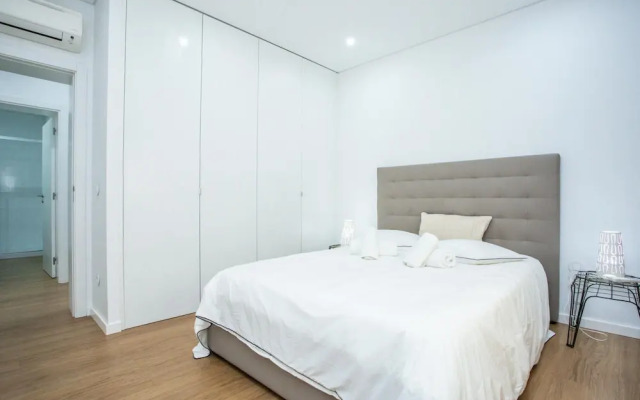 Luxury Picadeiro Apartment by Rent4all