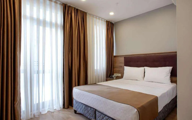 West Palace Hotel