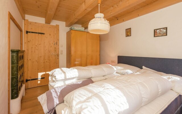 Gorgeous Chalet With Sauna in Königsleiten