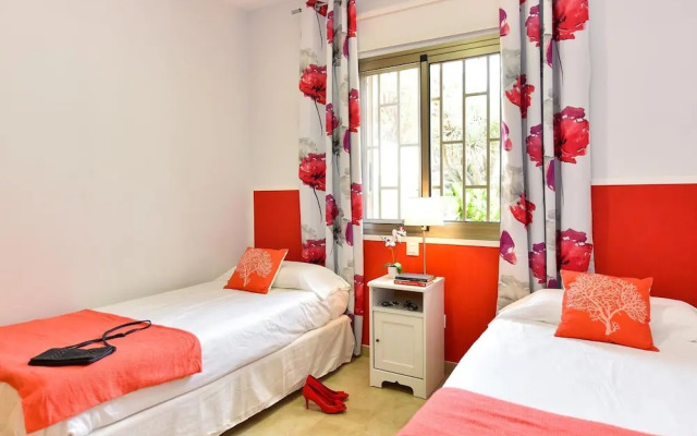 Belvilla by OYO Beach House Adelfas