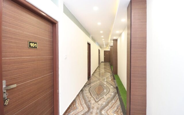 Hotel Gold By OYO Rooms