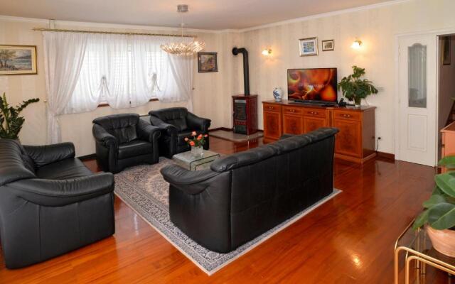 Villa 4US with pool,near Split and sea
