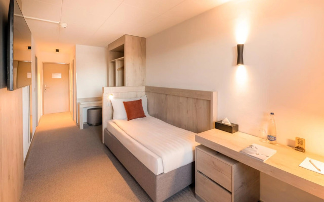 Victoria Hotel & Residence