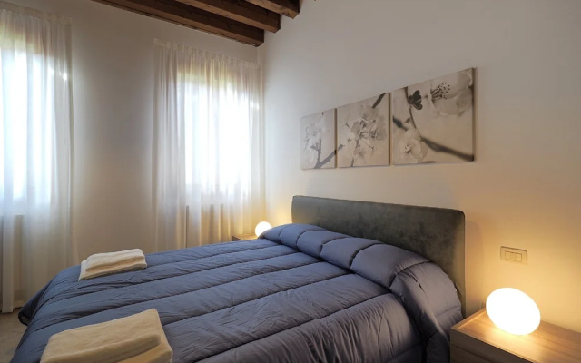 Venice Style Apartments