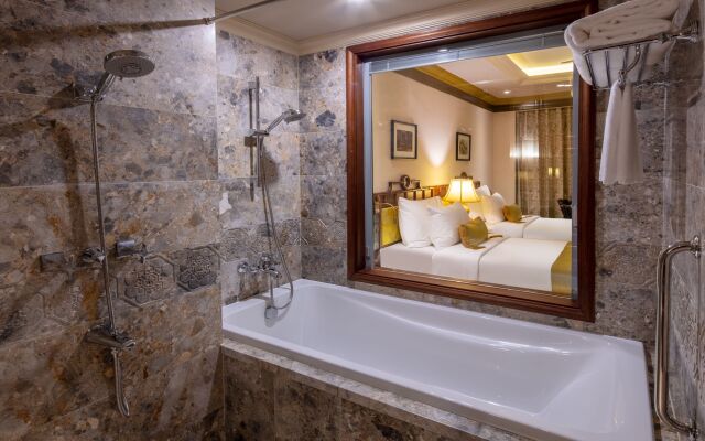 Silk Path Grand Hue Hotel