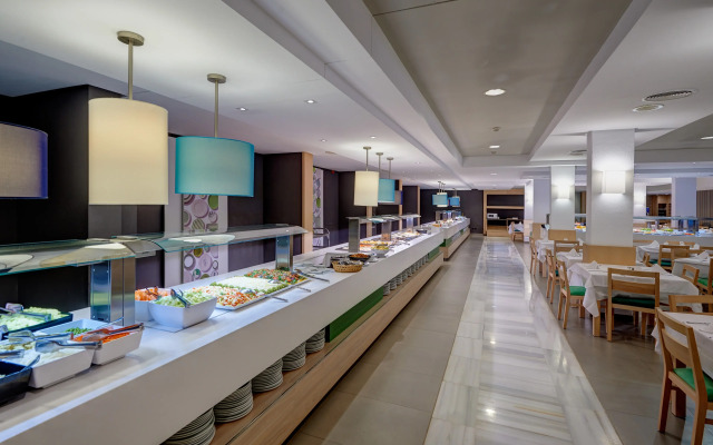 Protur Safari Park Aparthotel
