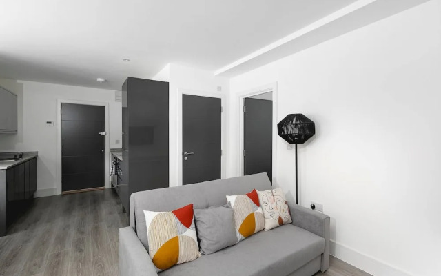 Skyvillion -vineyard Court- Enfield 1-bed Wgarden