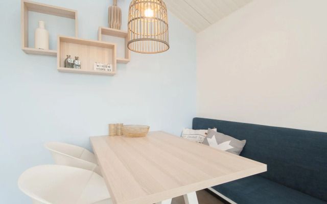 Comfortable Lodge With Hammock, Near the Beach