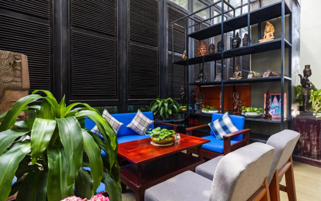Bayon Modern Residence