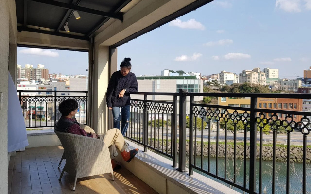Bed Radio Dongmoon - Hostel