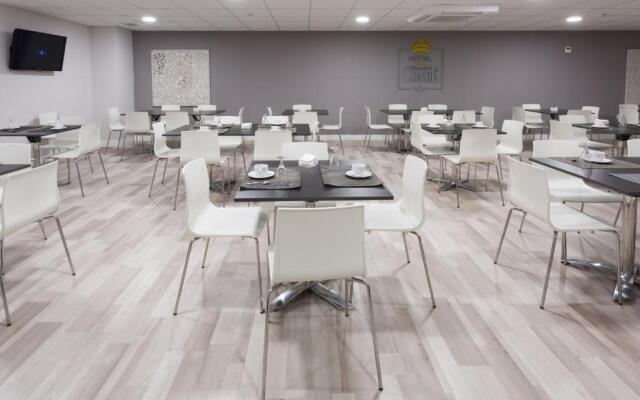 Hotel Familia Conde