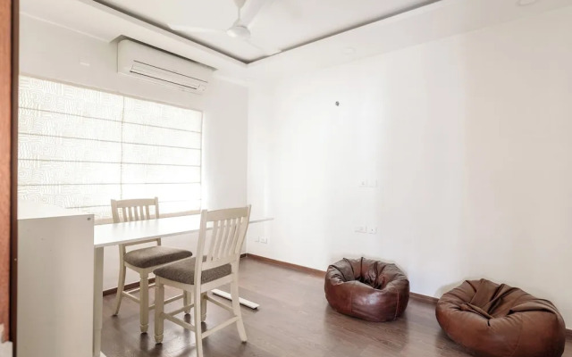 The Ivy Apartment by Red Olive