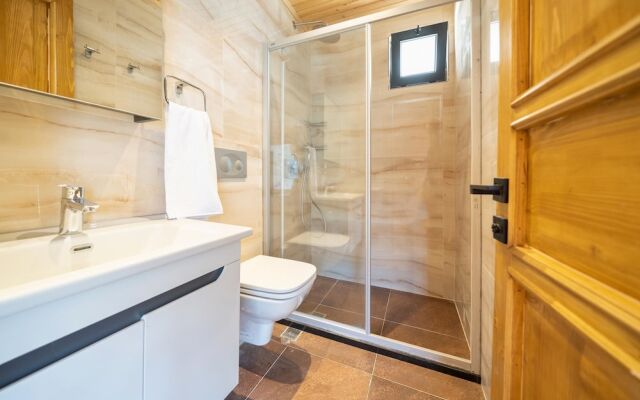 Honeymoon Bungalow With Private Pool and Sea View