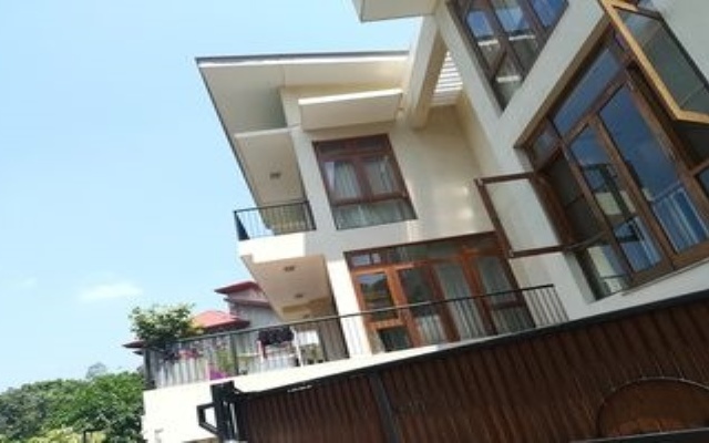 Mandarin Hill Residence