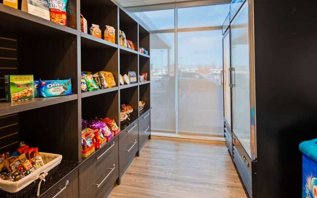 Best Western Plus Airport Inn & Suites