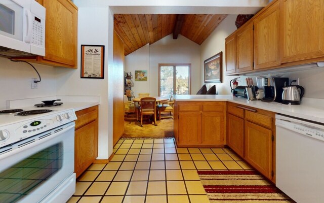 Snowcreek III 448 Pet-Friendly, Spacious and Bright, Gorgeous Meadow Views by RedAwning