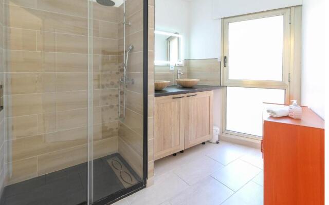 AC Appartment with terrace parking and pool- BENAKEY