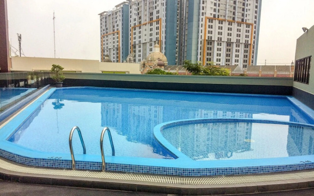 Exclusive Studio Room Atria Residence Apartment By Travelio