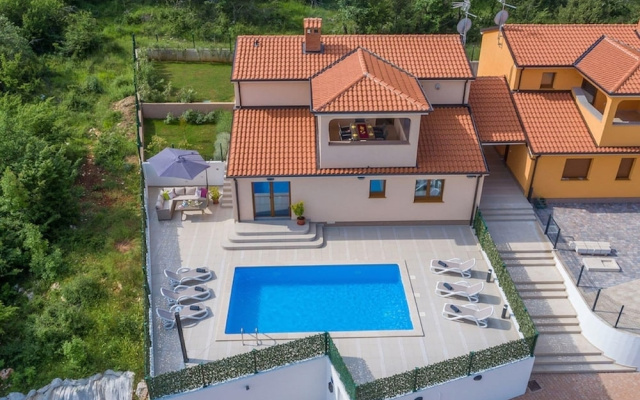 Amazing Holiday Home With Private Pool & Roof Terrace - Hotel in Porec - Photo 5