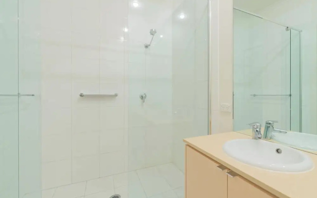 3 Bedroom Condo - Access to Pool Torquay