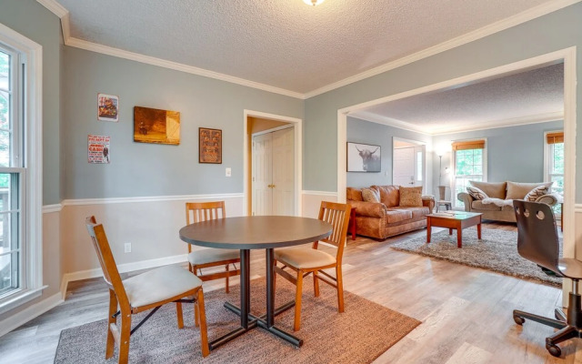 Pet-friendly Franklin Home ~ 21 Mi to Nashville!