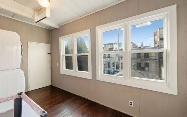 Stylish 2BR Urban Retreat in River West