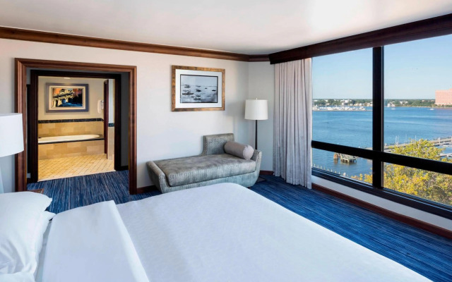 Sheraton Norfolk Waterside Hotel
