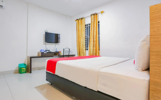 RedDoorz Plus @ Cemara Asri Medan