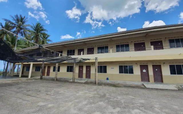 Redzwan's Beach Resort by OYO Rooms