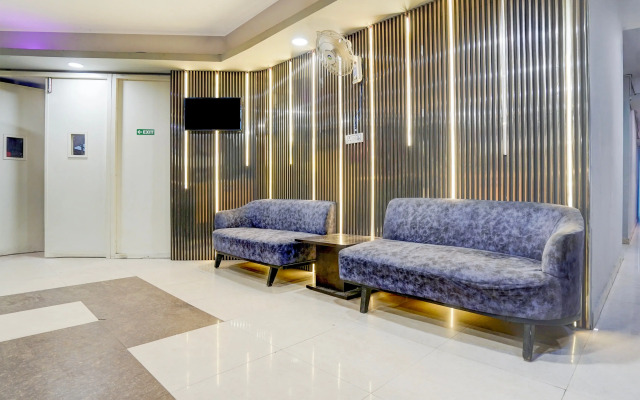 Super Townhouse Patparganj Near Max Super Speciality Hospital