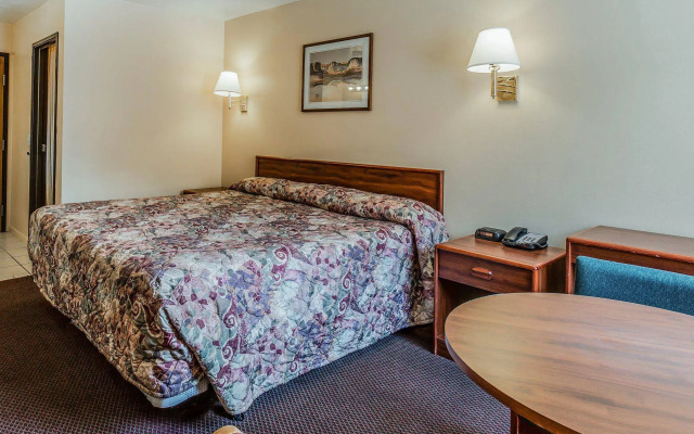 Quality Inn & Suites Salina National Forest Area